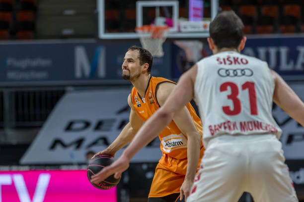 吉鲁在法国 吉鲁在法国